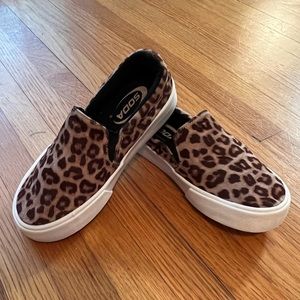 Girls Leopard Print slip on shoes